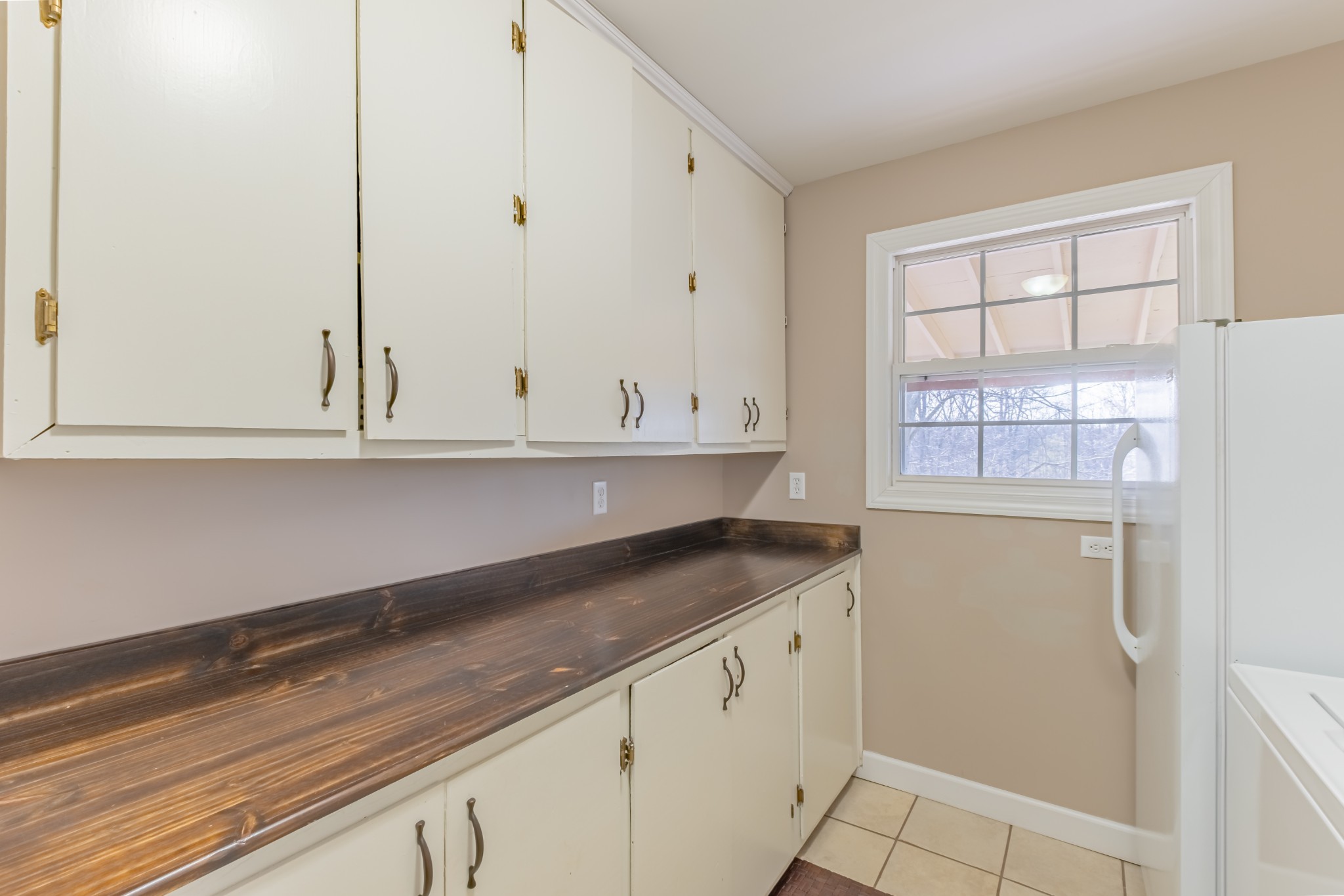 545 Powell Hollow Road Tullahoma, TN 37388 - Photo 29 of 67 Storage in laundry room
