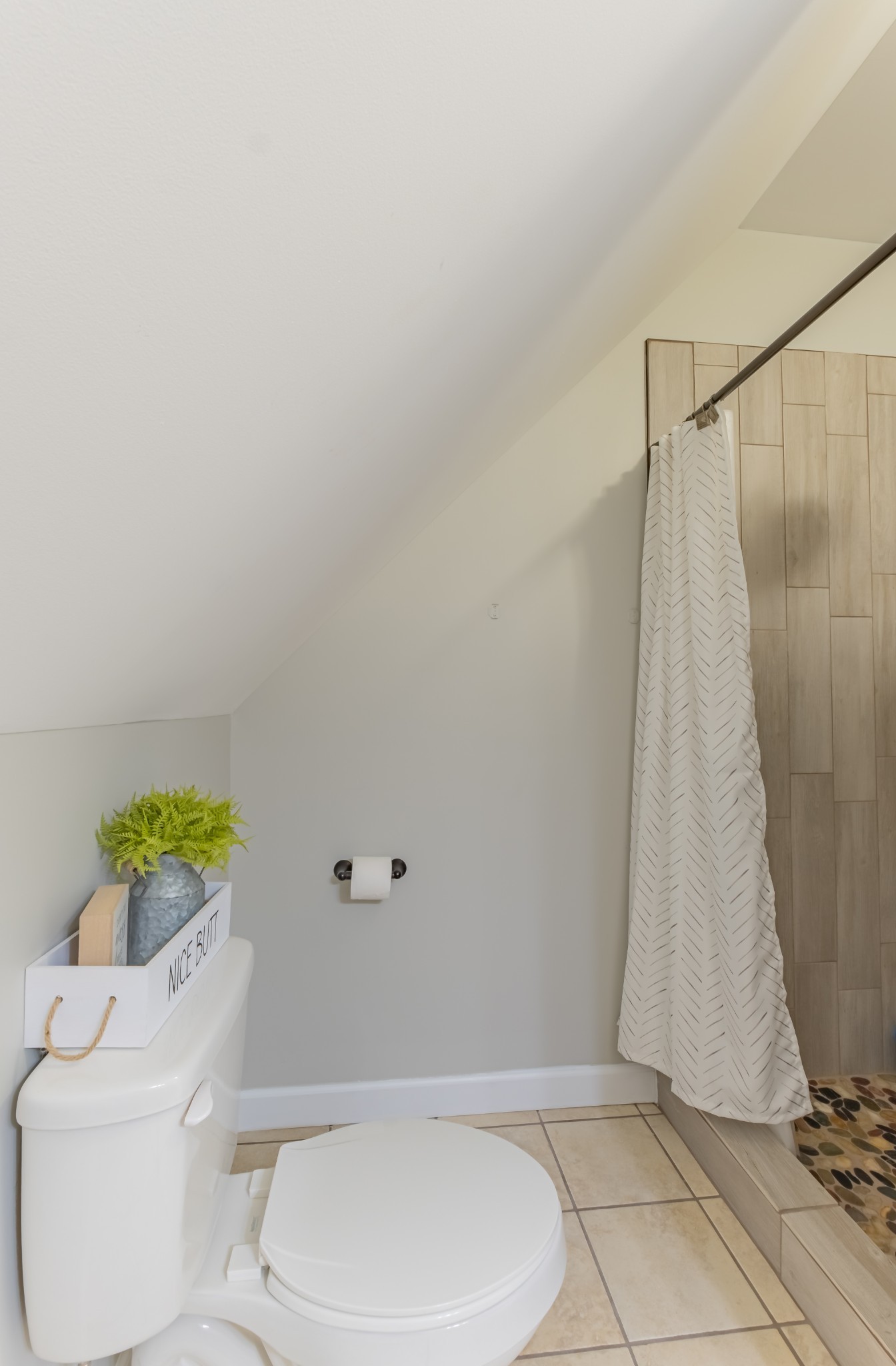 545 Powell Hollow Road Tullahoma, TN 37388 - Photo 36 of 67 Upstairs bathroom