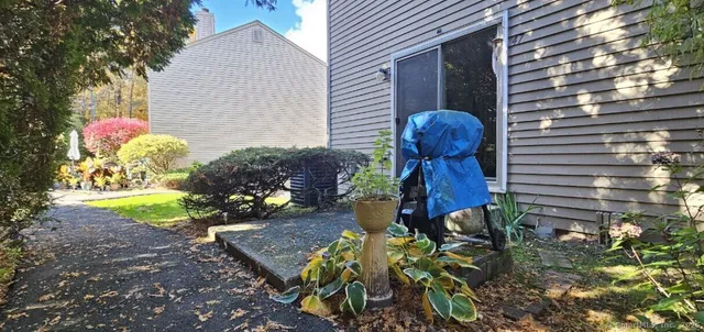 $224,900 | 489 Wolcott Street, Unit 47, Bristol, CT 06010