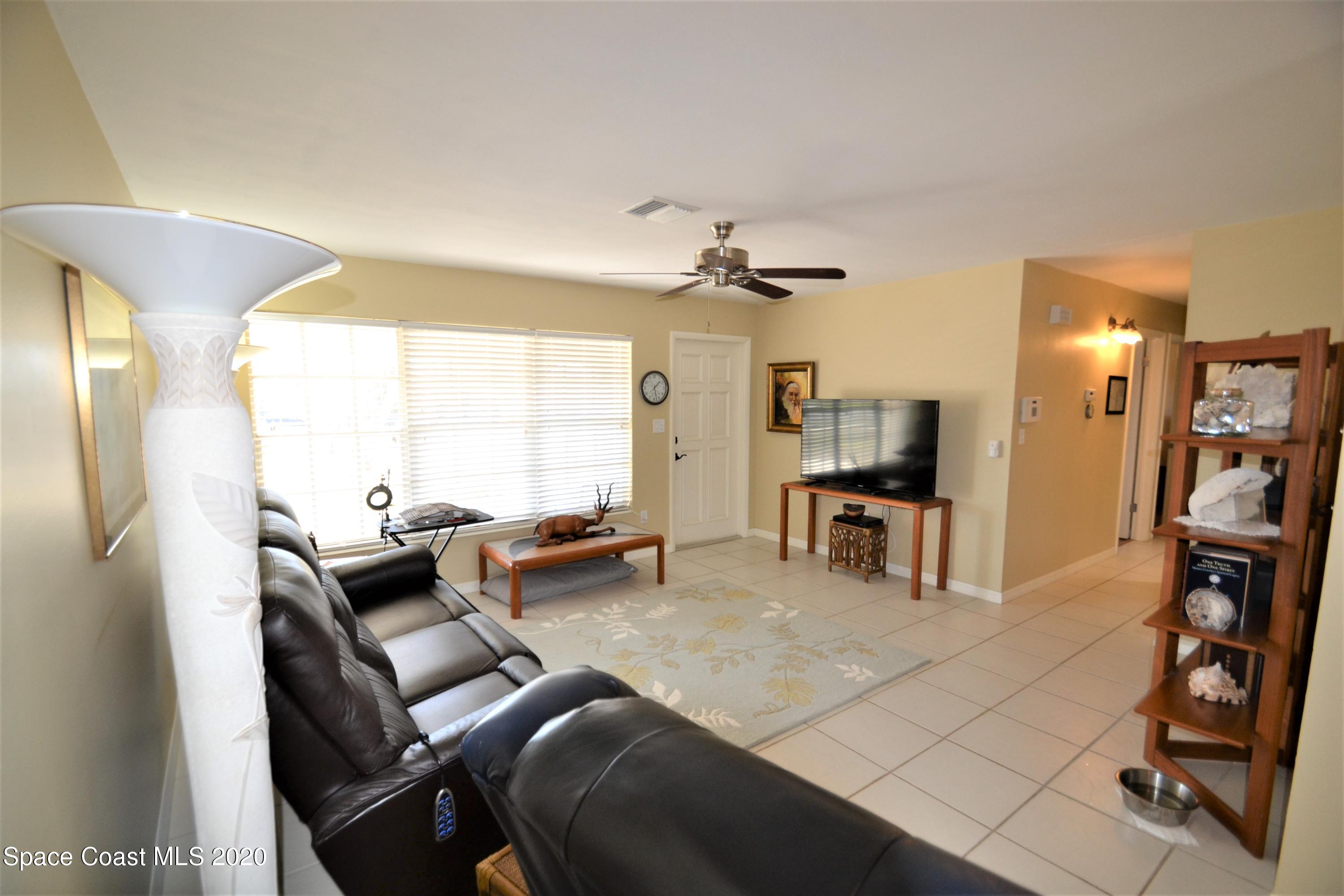 981 Bacon Circle Northeast Palm Bay, FL 32905 - Photo 5 of 26 981 Bacon Cir Family (8)