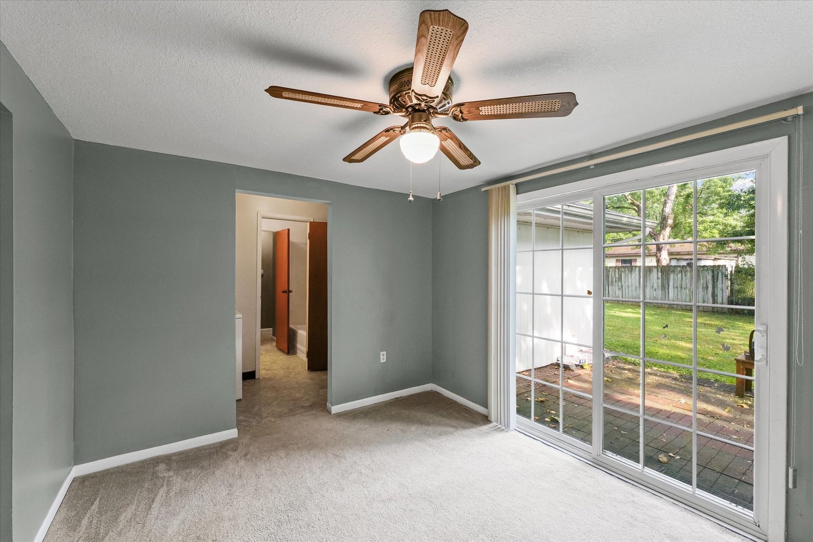 2006 East Michigan Avenue Urbana, IL 61802 - Photo 5 of 34