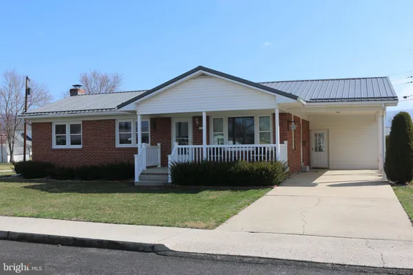 $260,000 | 103 Trenton Street, Petersburg, WV 26847