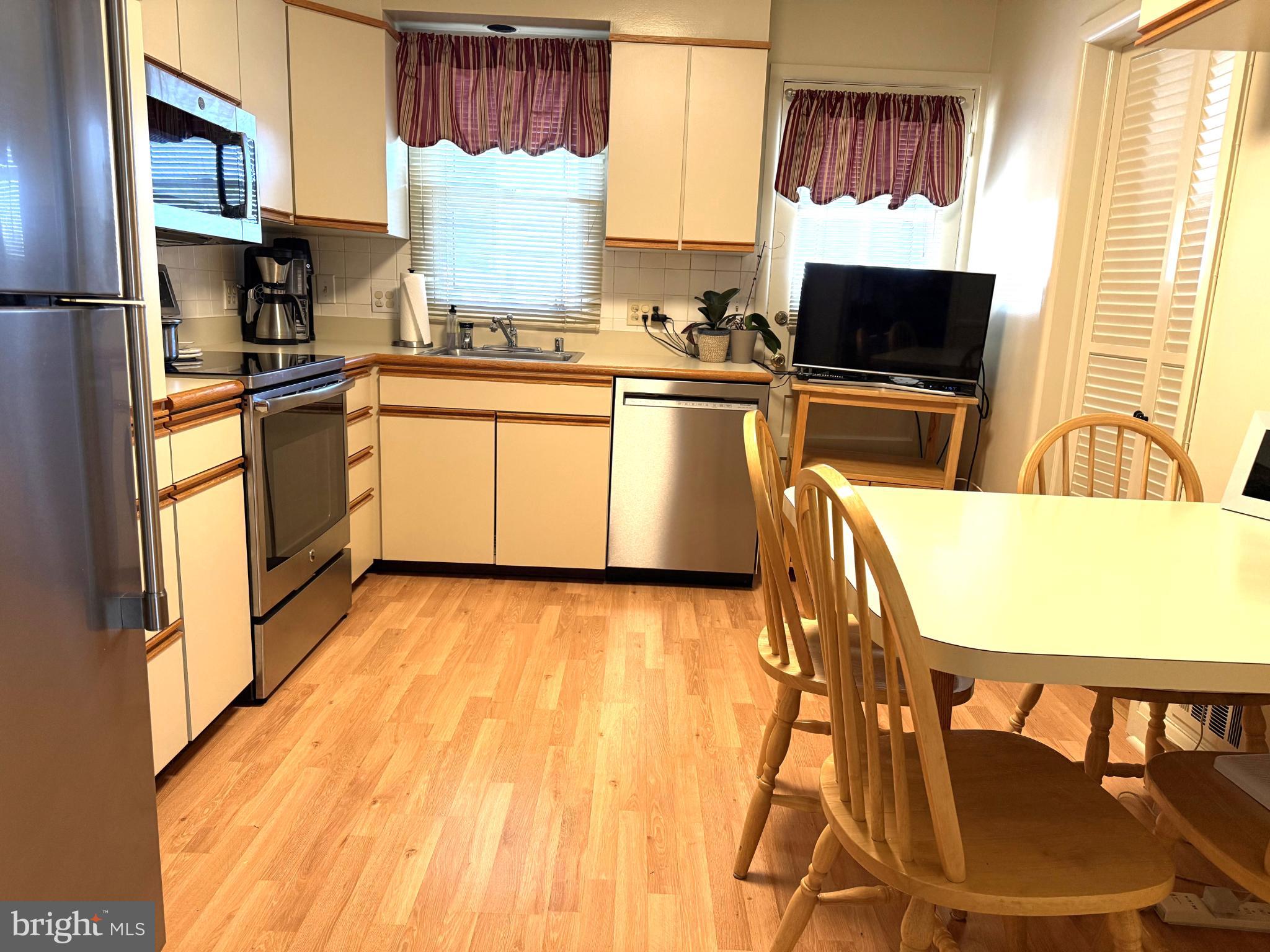 3102 Hatton Road Baltimore, MD 21208 - Photo 15 of 19 Kitchen