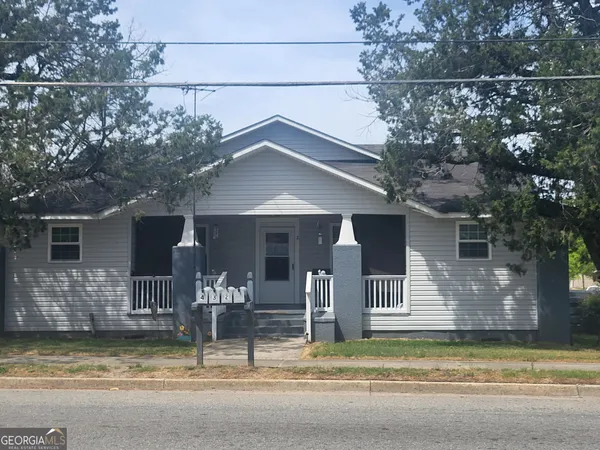 $950 | 15 North Zetterower Avenue, Unit 1, Statesboro, GA 30458
