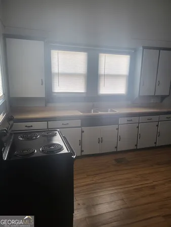 $950 | 15 North Zetterower Avenue, Unit 1, Statesboro, GA 30458