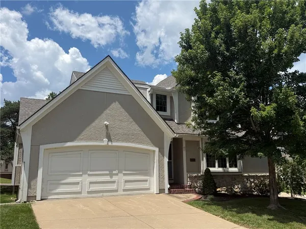 $475,000 | 6216 West 126th Street, Overland Park, KS 66209