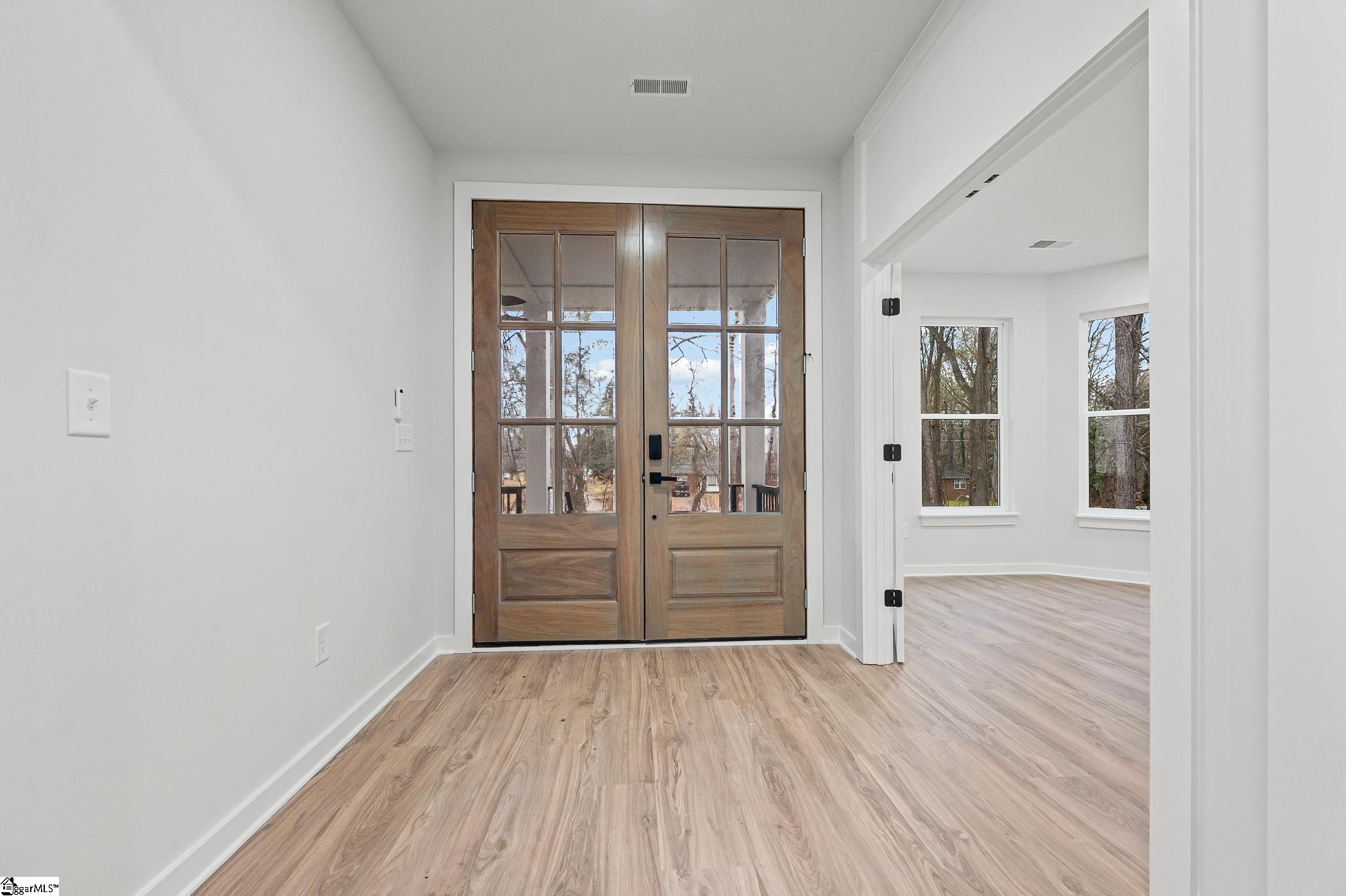 323 Hunts Bridge Road Greenville, SC 29617 - Photo 3 of 32