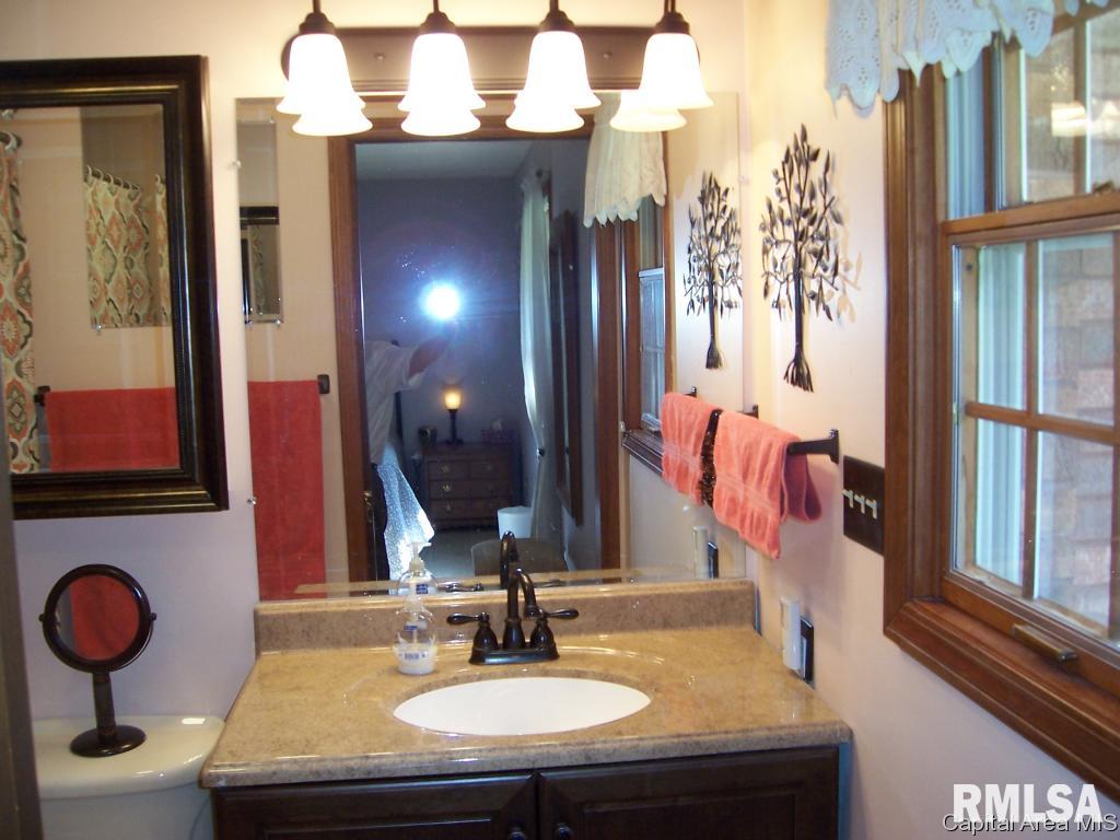13677 Harris Road Athens, IL 62613 - Photo 26 of 34 Gallery Image 26