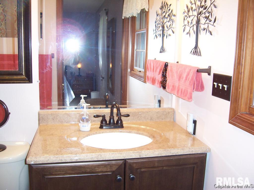 13677 Harris Road Athens, IL 62613 - Photo 27 of 34 Gallery Image 27