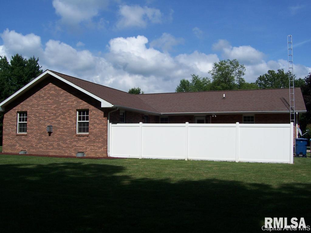 13677 Harris Road Athens, IL 62613 - Photo 29 of 34 Gallery Image 29