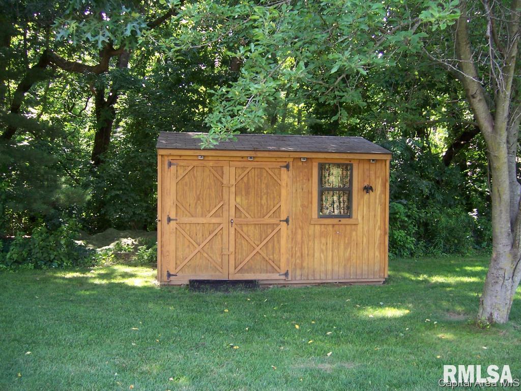 13677 Harris Road Athens, IL 62613 - Photo 30 of 34 Gallery Image 30