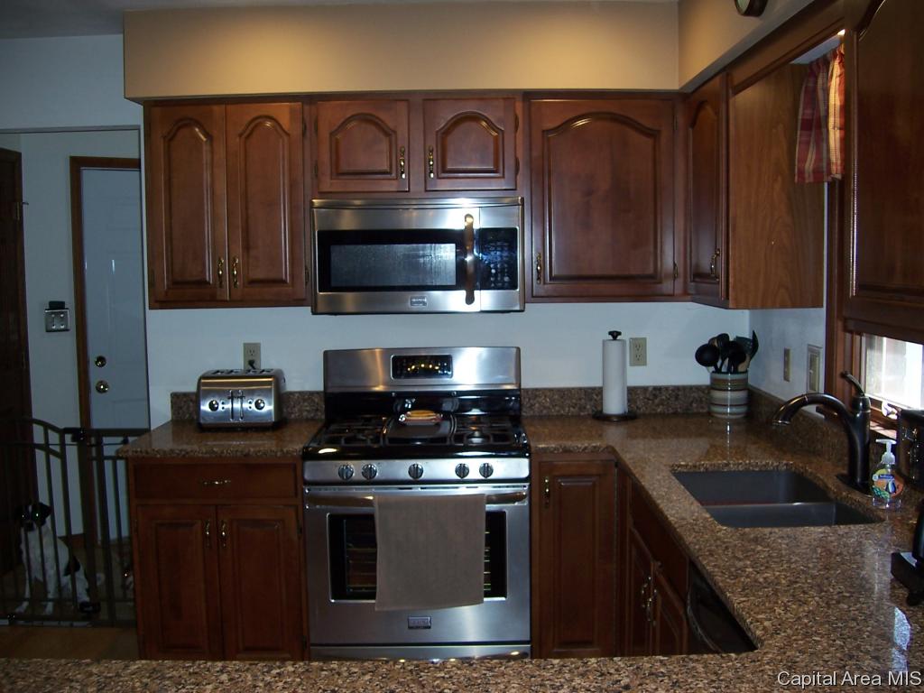 13677 Harris Road Athens, IL 62613 - Photo 6 of 34 Gallery Image 6