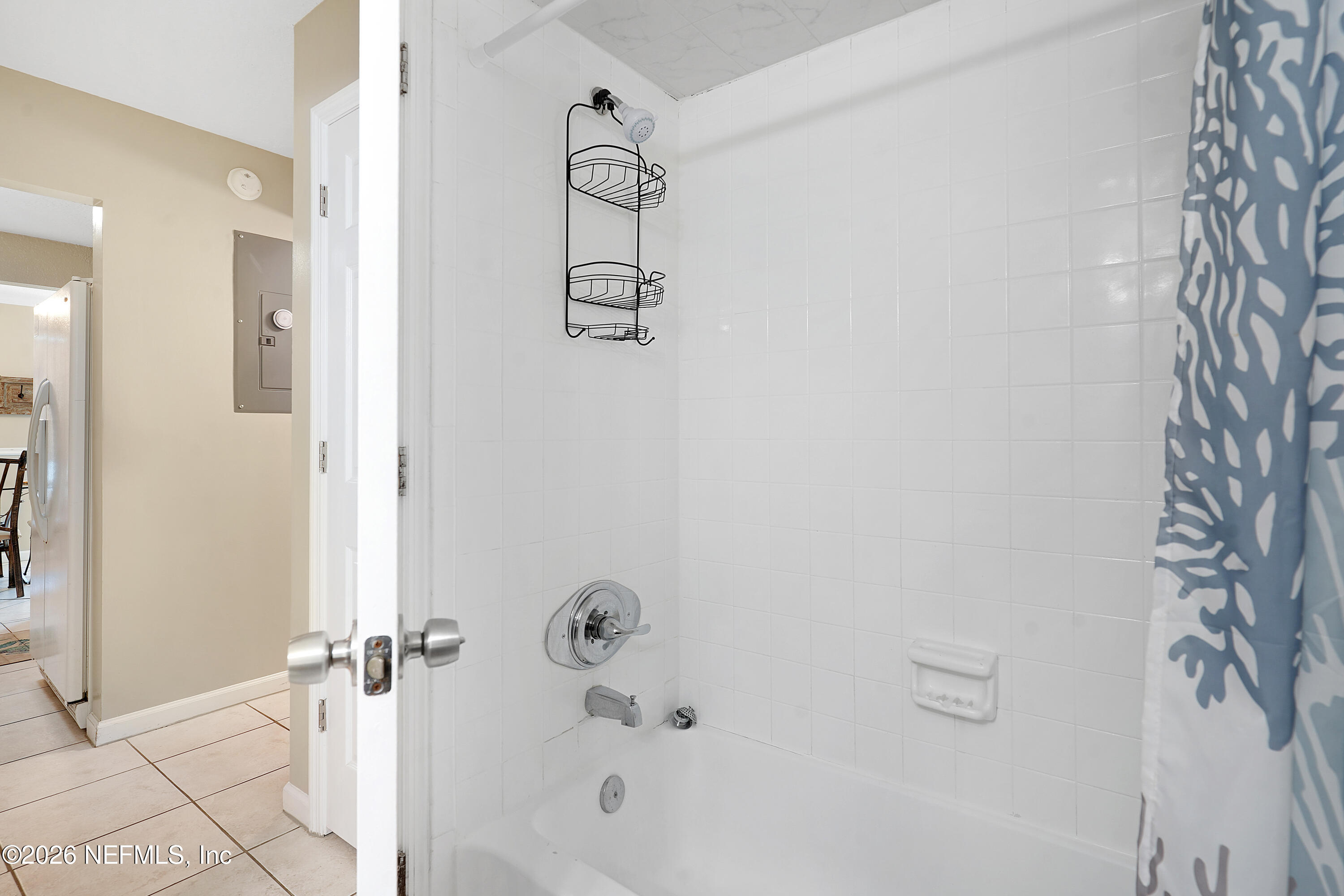 9 Clipper Court St. Augustine, FL 32080 - Photo 19 of 22 a bathroom with a shower