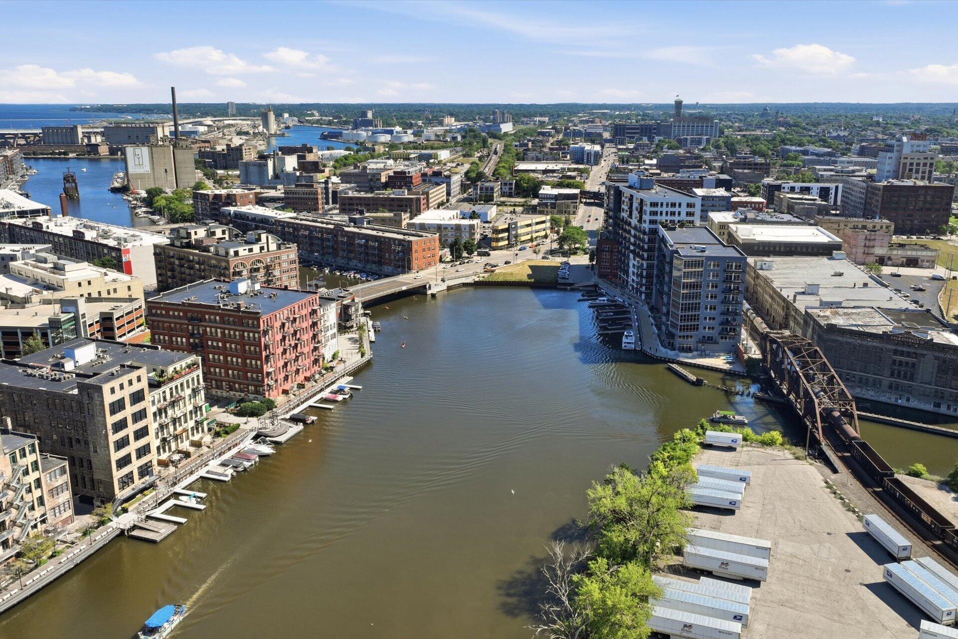 106 West Seeboth Street, Unit 920 Milwaukee, WI 53204 - Photo 45 of 51 Unbeatable downtown location just steps from the RiverWalk, Third Ward, Milwaukee Public Market, dining, shopping, and entertainment.