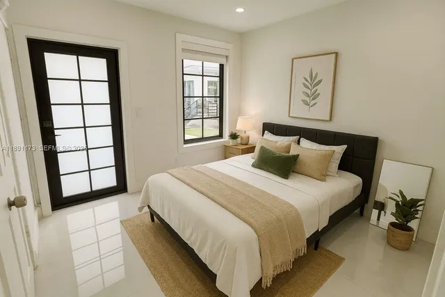 $4,250 | 733 Michigan Avenue, Unit 9, Miami Beach, FL 33139