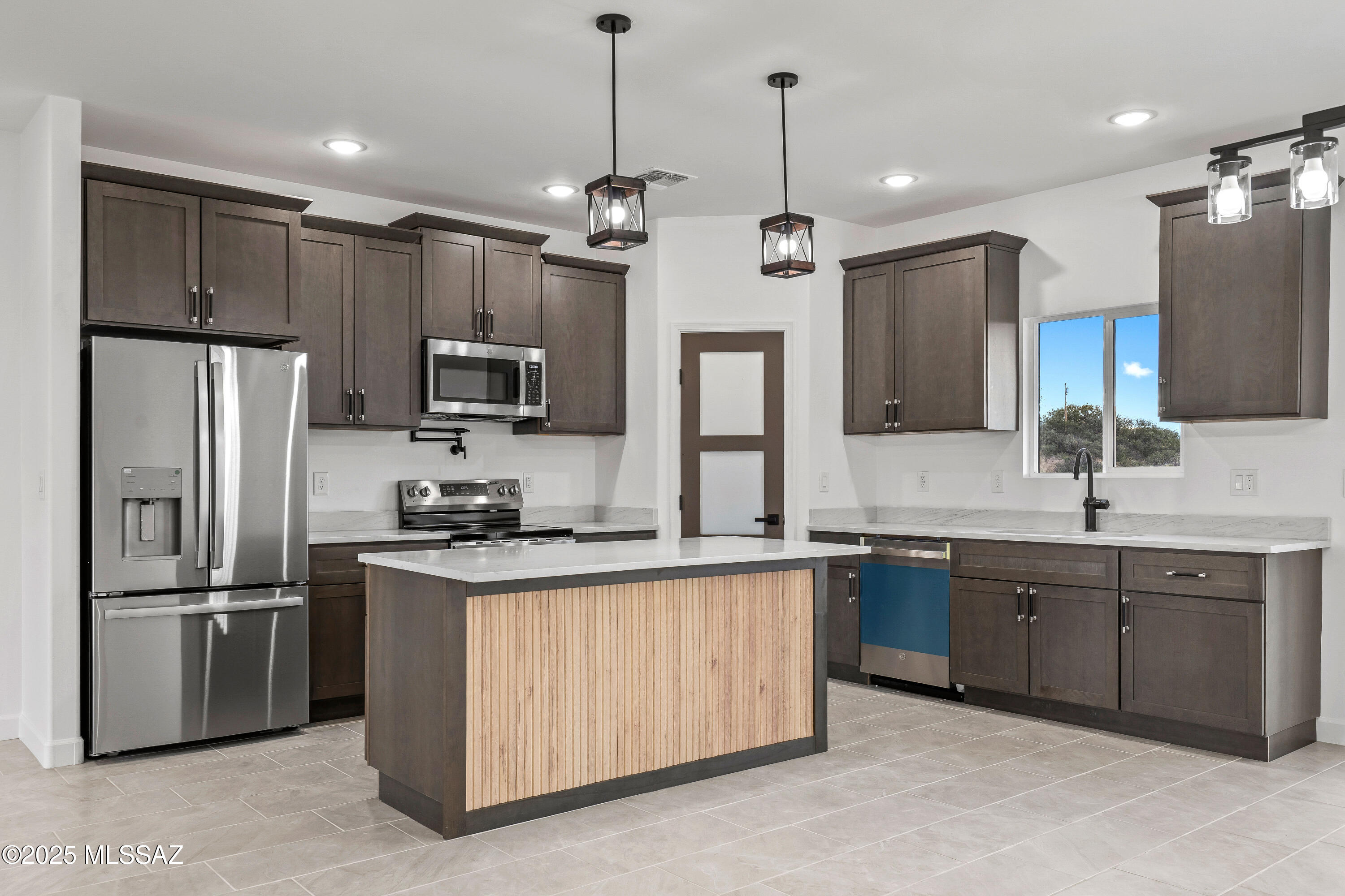 39 Acuario Court Rio Rico, AZ 85648 - Photo 10 of 29