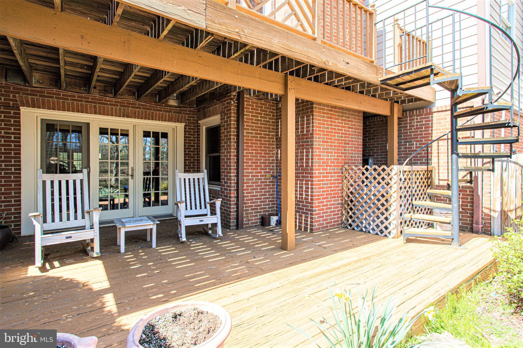 7214 Evans Mill Road McLean, VA 22101 - Photo 16 of 20 second private outdoor space