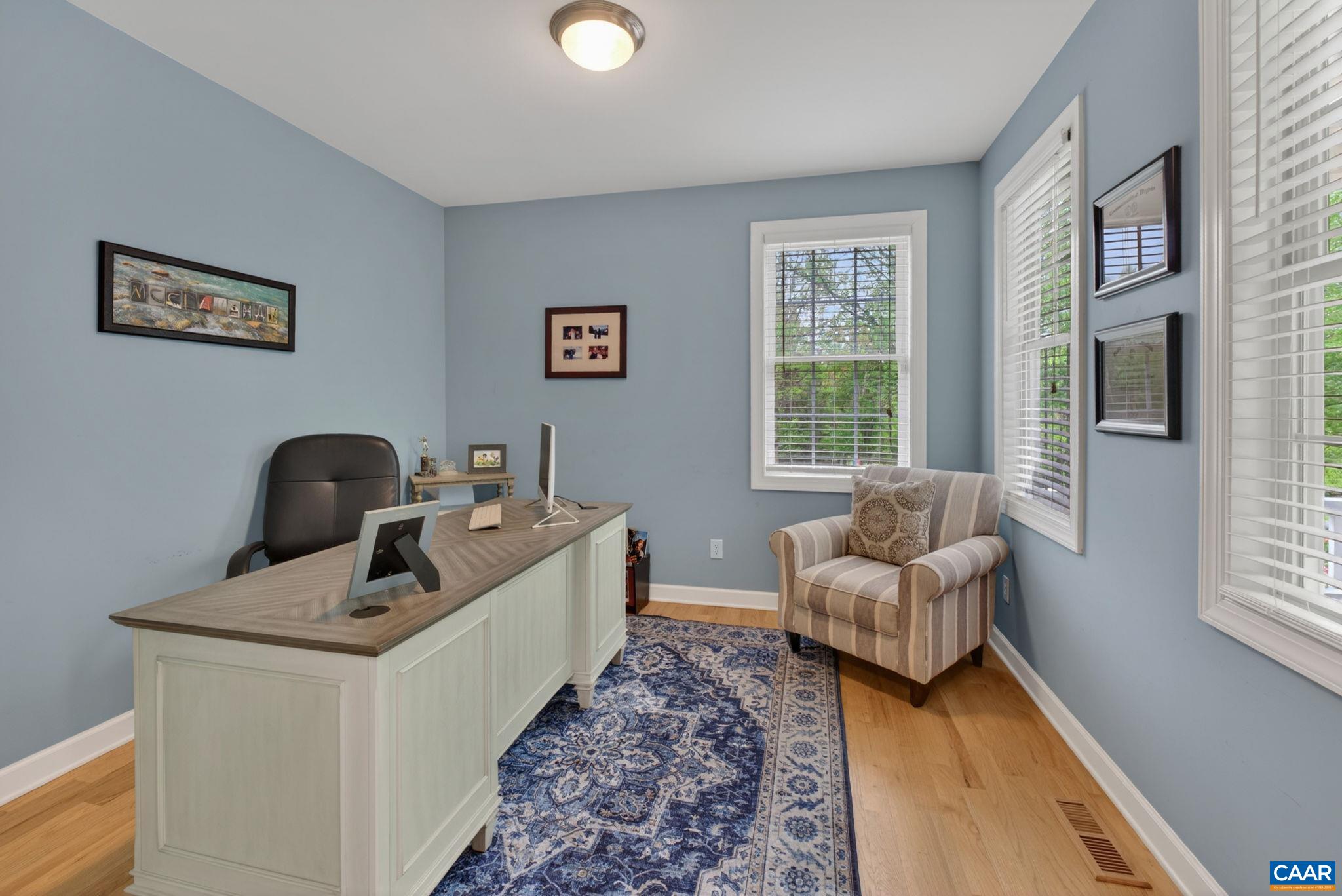 511 Taylor Ridge Way Palmyra, VA 22963 - Photo 10 of 57 a living room with furniture and a window
