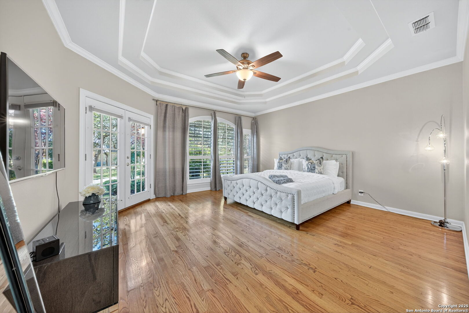 6 Regent Arms San Antonio, TX 78257 - Photo 4 of 29 a living room with furniture and a large window