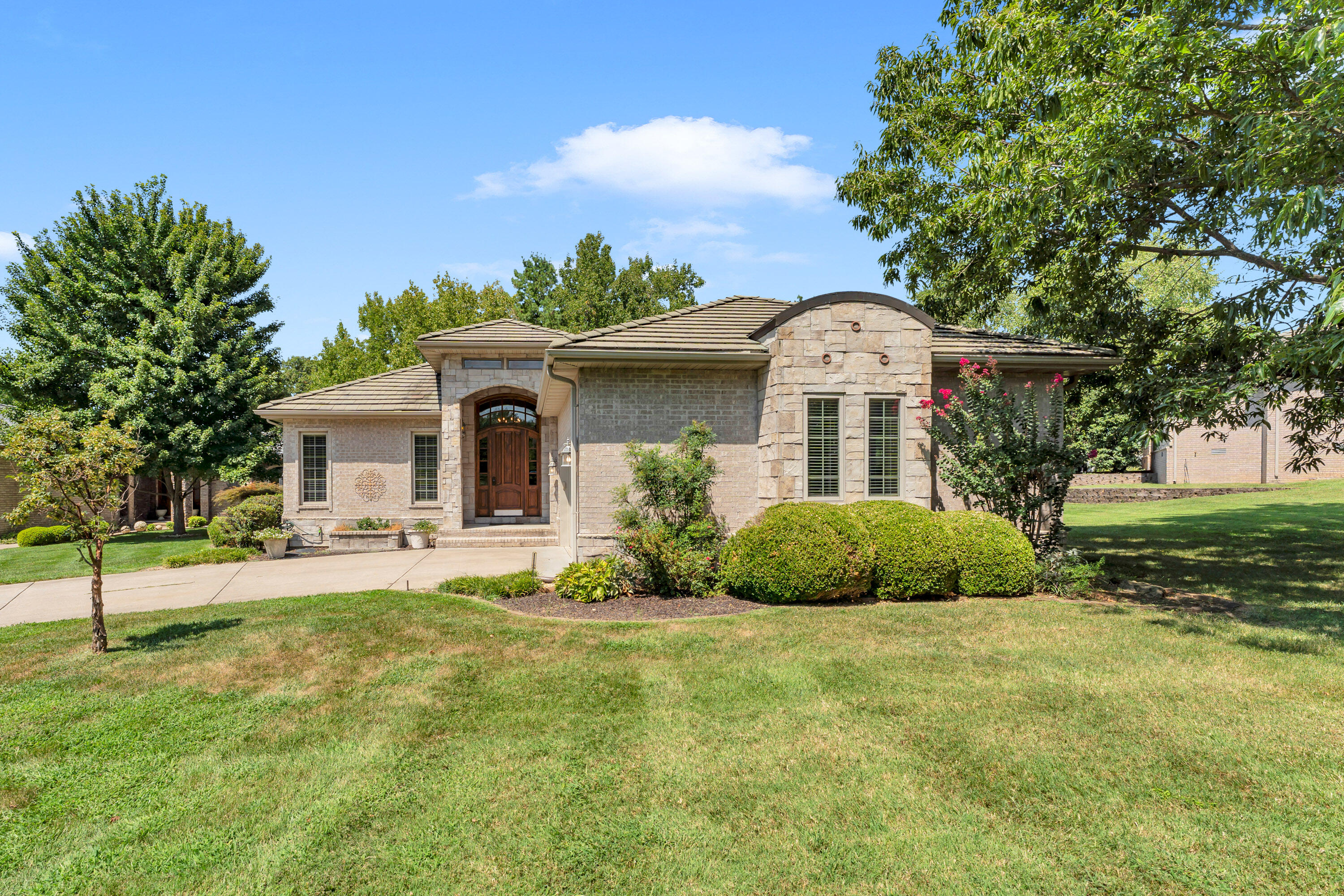 3901 East Villa Way Springfield, MO 65809 - Photo 3 of 58 VillaWay-4-3