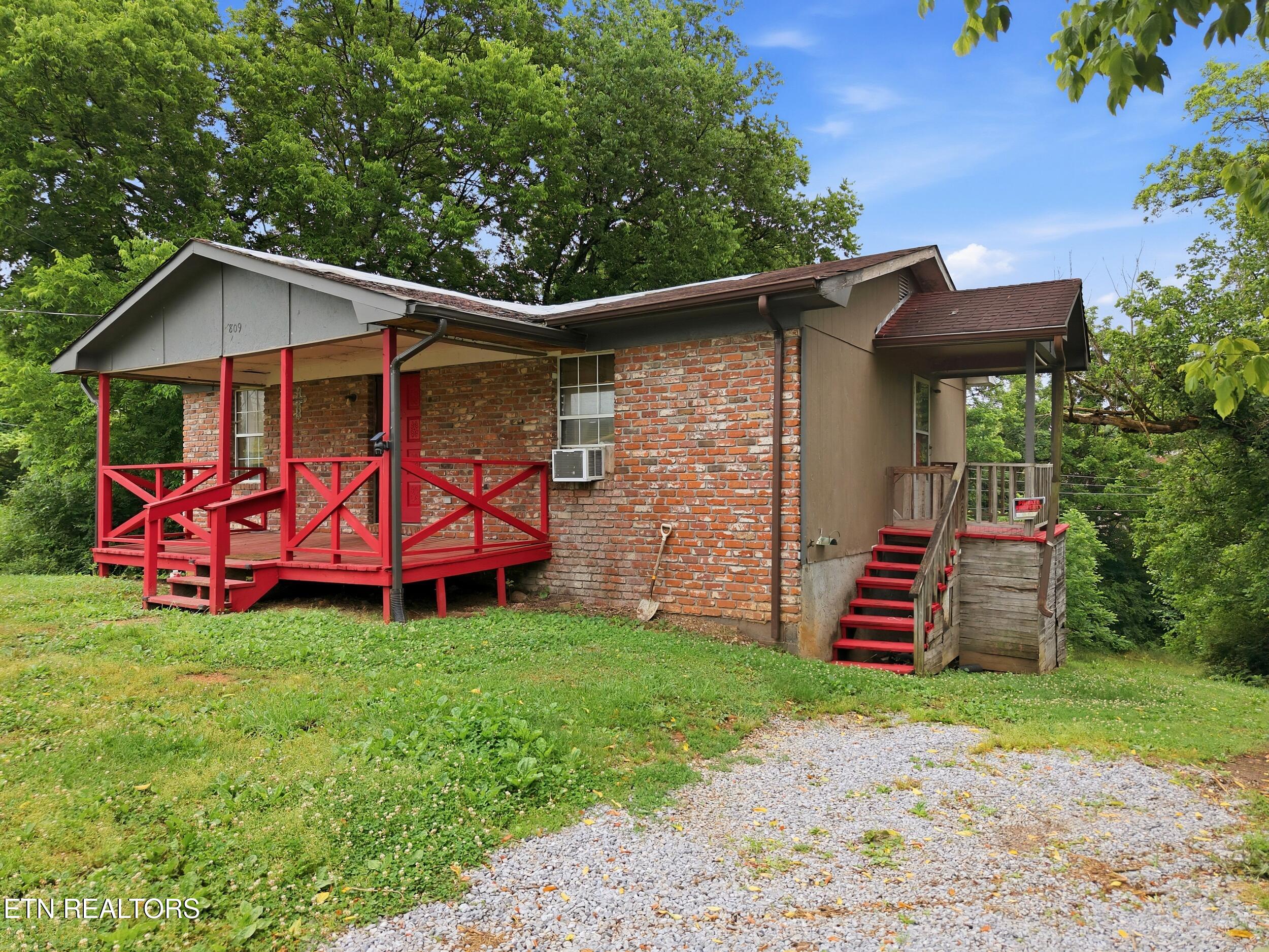 809 East Rhoten Street Jefferson City, TN 37760 - Photo 13 of 22 2_809_e_rhoten_st_0002