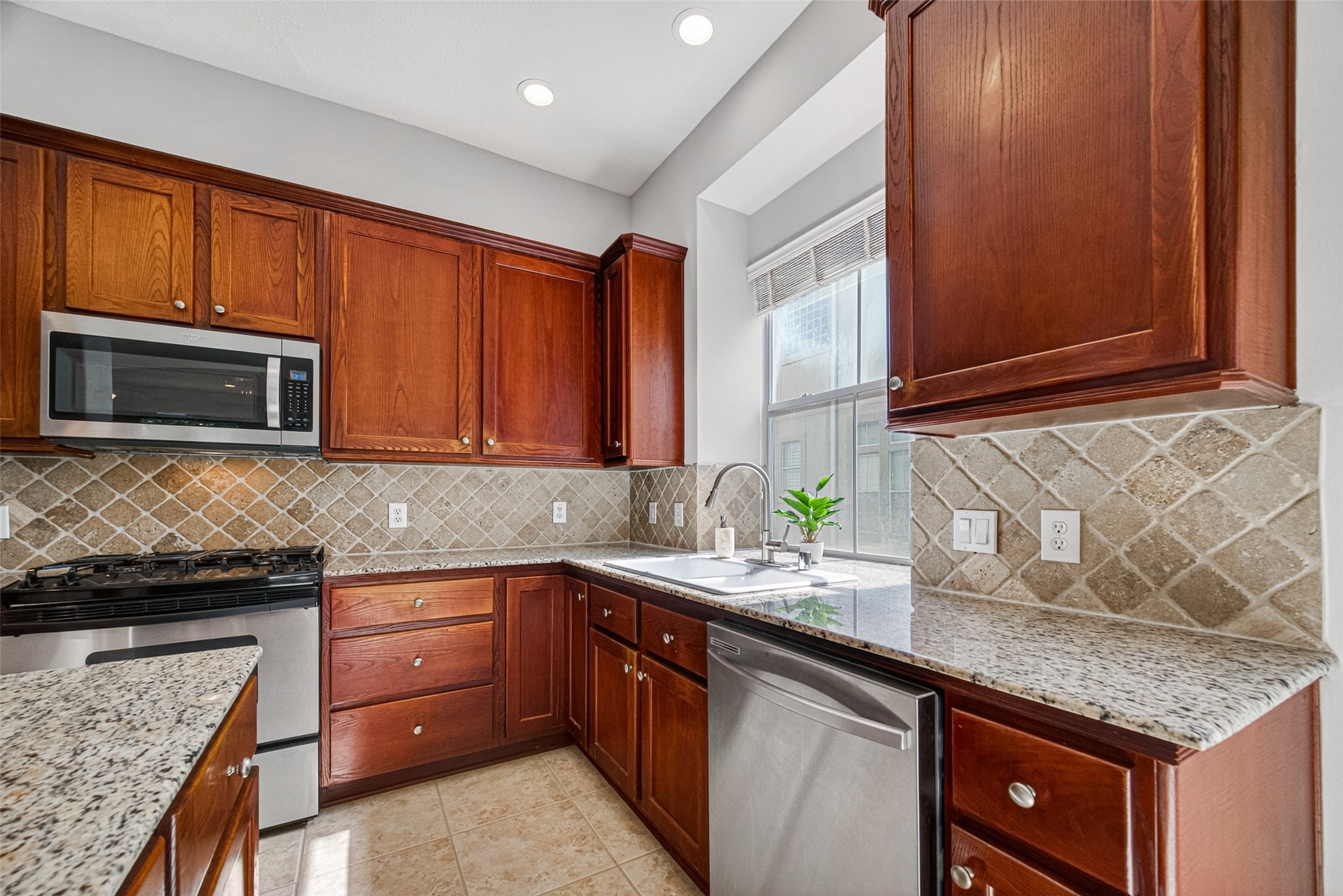 4502 Rose Street Houston, TX 77007 - Photo 24 of 40