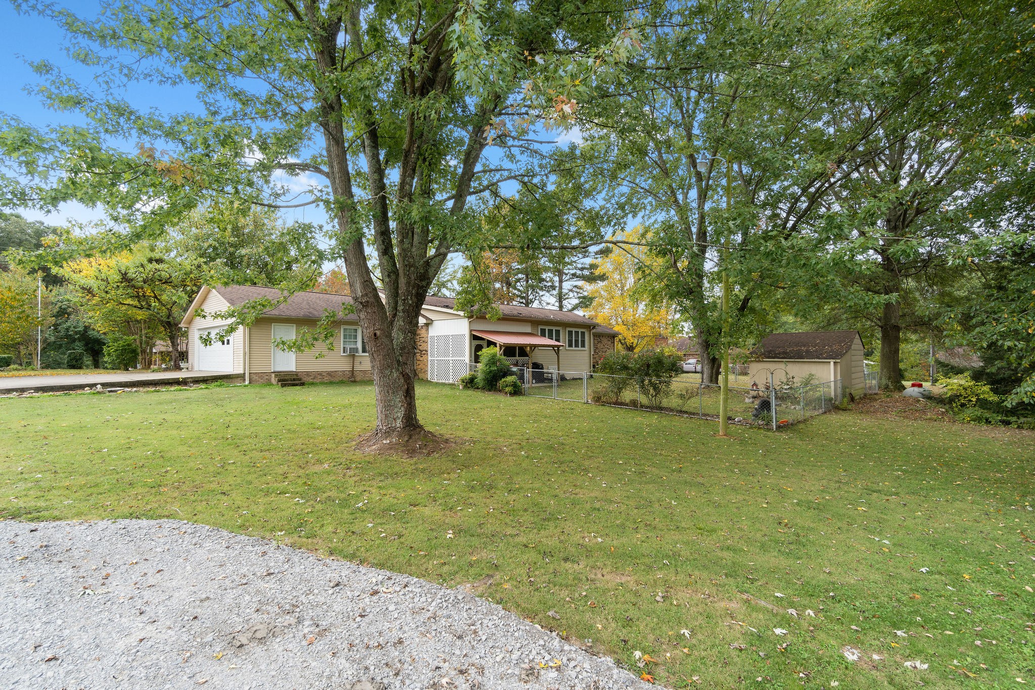 100 Lakeview Court Tennessee Ridge, TN 37178 - Photo 24 of 27 Gallery Image 24