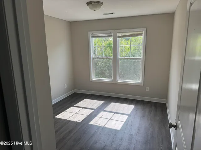 $2,200 | 228 Jordan Lane, Wilmington, NC 28403