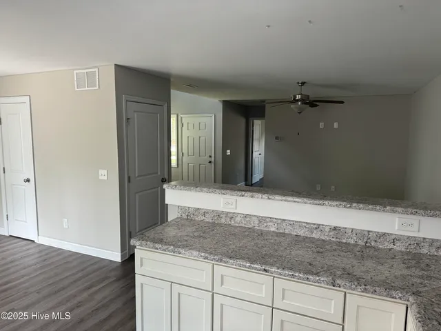 $2,200 | 228 Jordan Lane, Wilmington, NC 28403