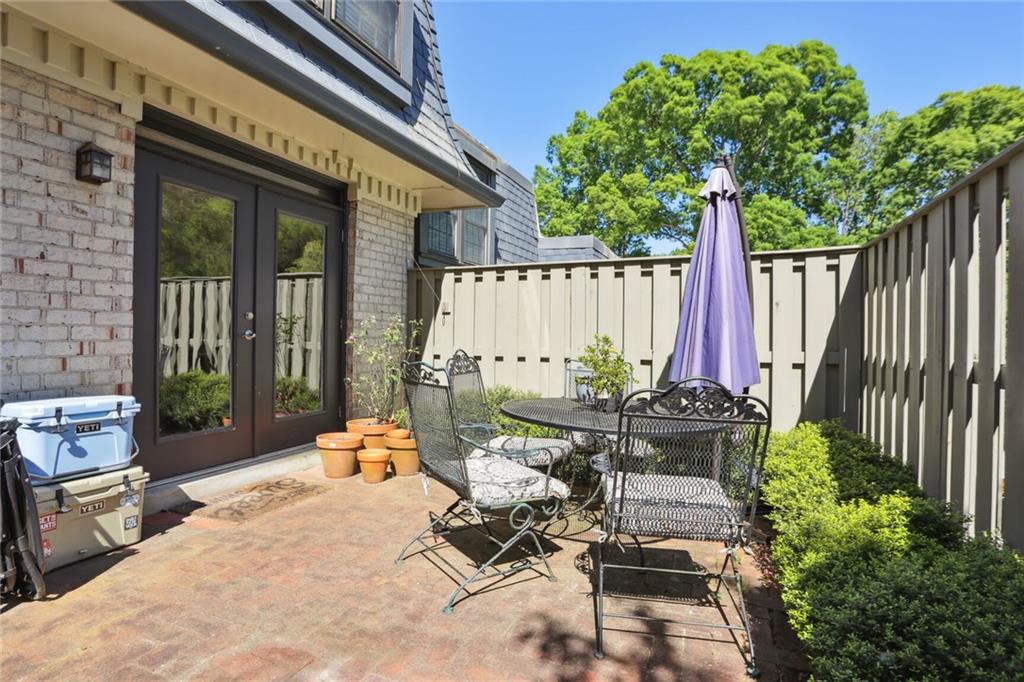 73 La Rue Place Northwest Atlanta, GA 30327 - Photo 15 of 30