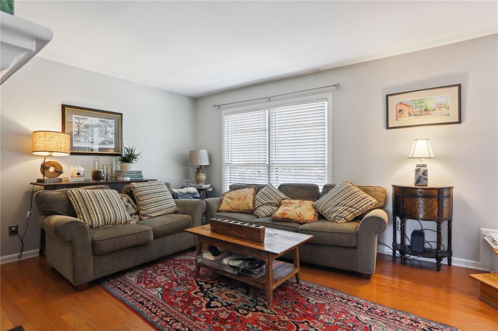 73 La Rue Place Northwest Atlanta, GA 30327 - Photo 5 of 30