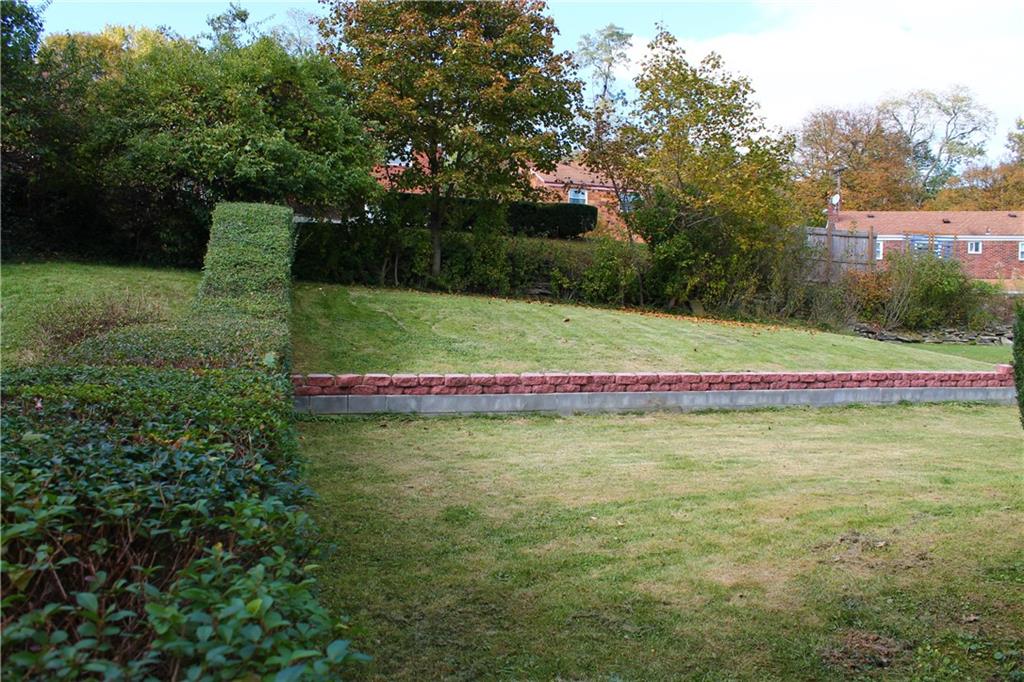 1330 Kinmount Street Pittsburgh, PA 15205 - Photo 6 of 17 Level huge back yard