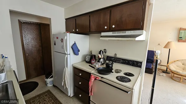 $1,350 | 812 9th Avenue South, Unit 7, Hopkins, MN 55343