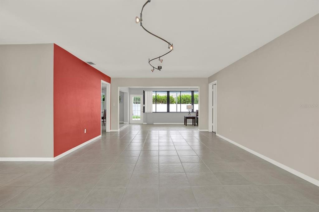 14560 Passage Way Seminole, FL 33776 - Photo 9 of 59