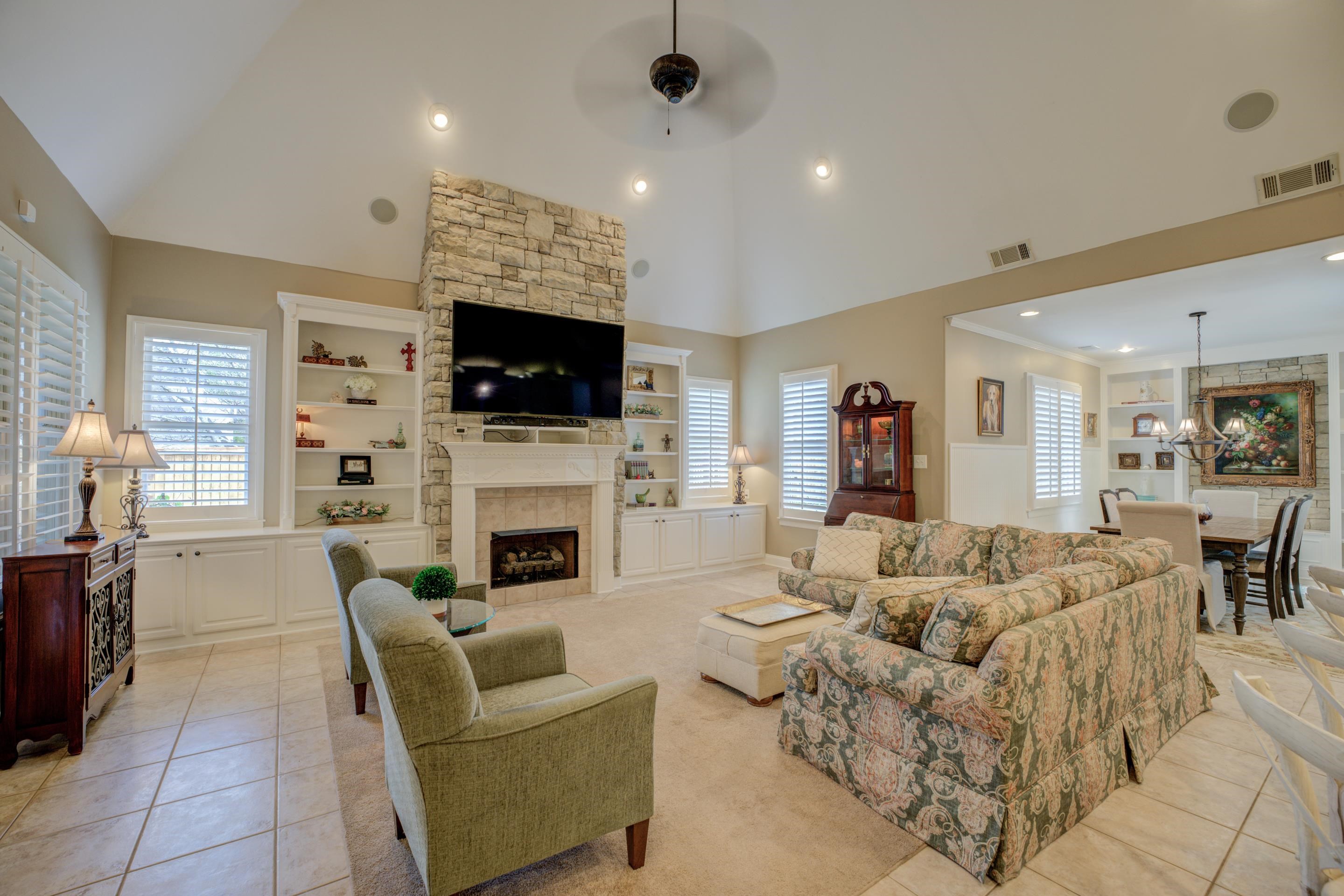 1238 Braystone Trail Collierville, TN 38017 - Photo 11 of 40 Open Concept Kitchen and Hearth Room with high drama.