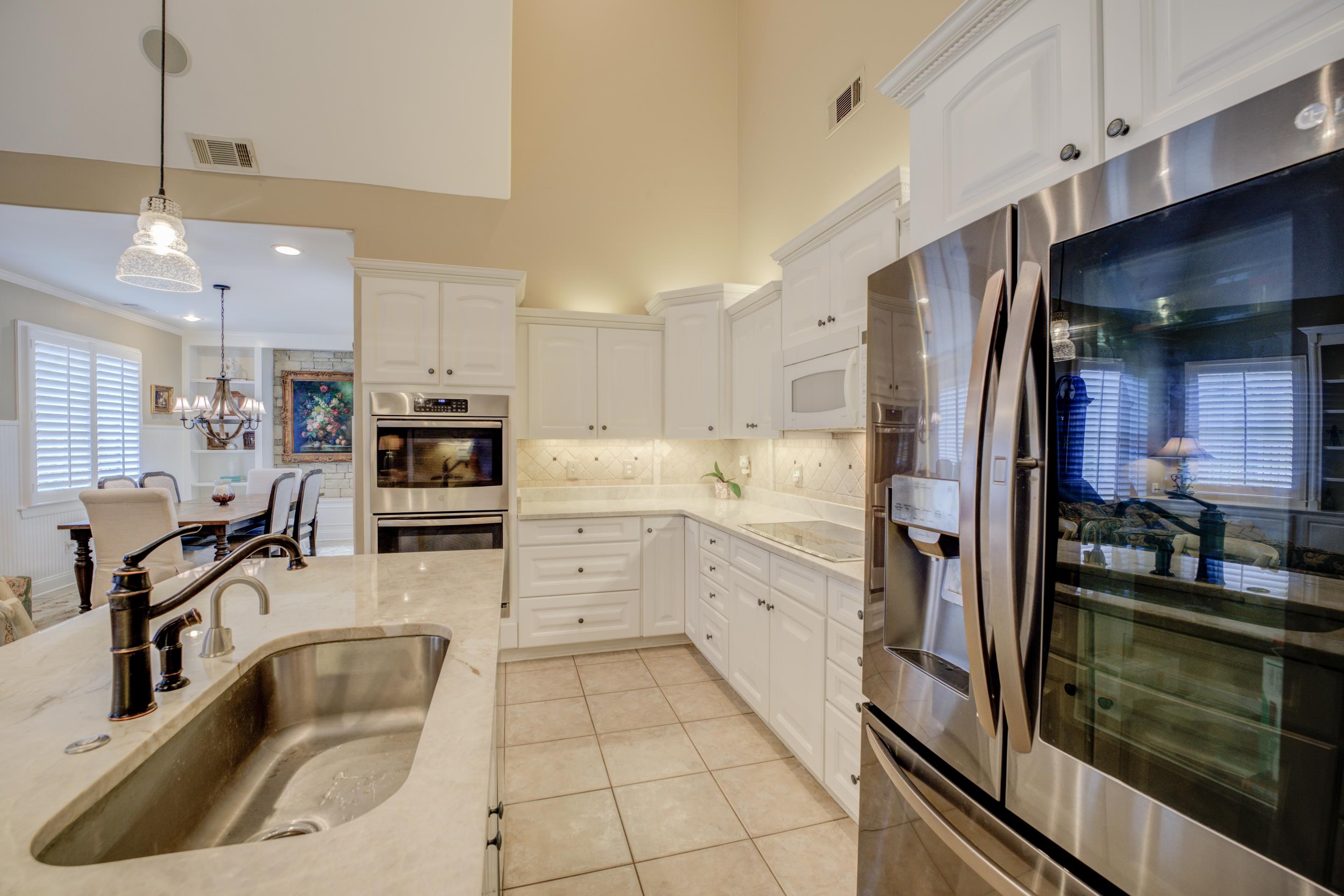 1238 Braystone Trail Collierville, TN 38017 - Photo 14 of 40 Upgraded quartz countertops, insta-hot faucet, double ovens, under-cabinet lighting