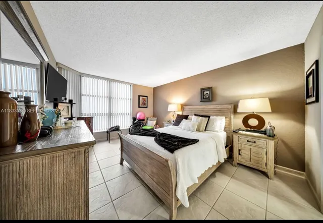 $3,150 | 19101 Northeast 36th Court, Unit 1604, Aventura, FL 33180