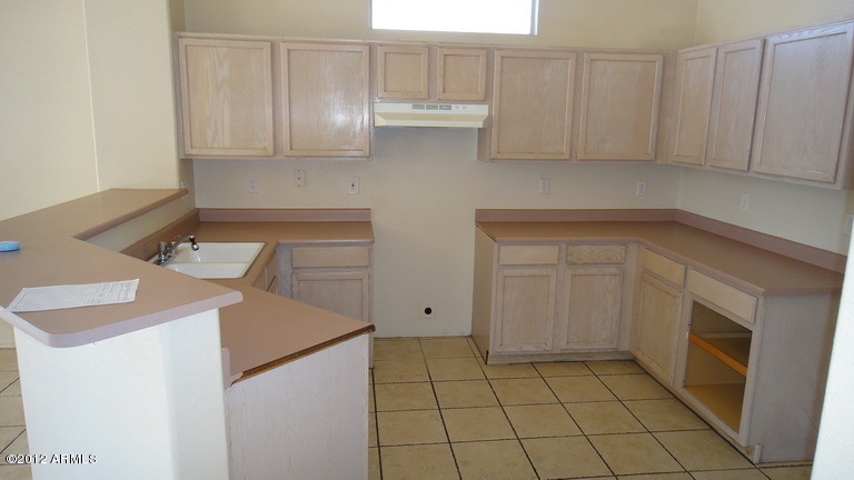 8535 West Granada Road Phoenix, AZ 85037 - Photo 4 of 14 kitchen