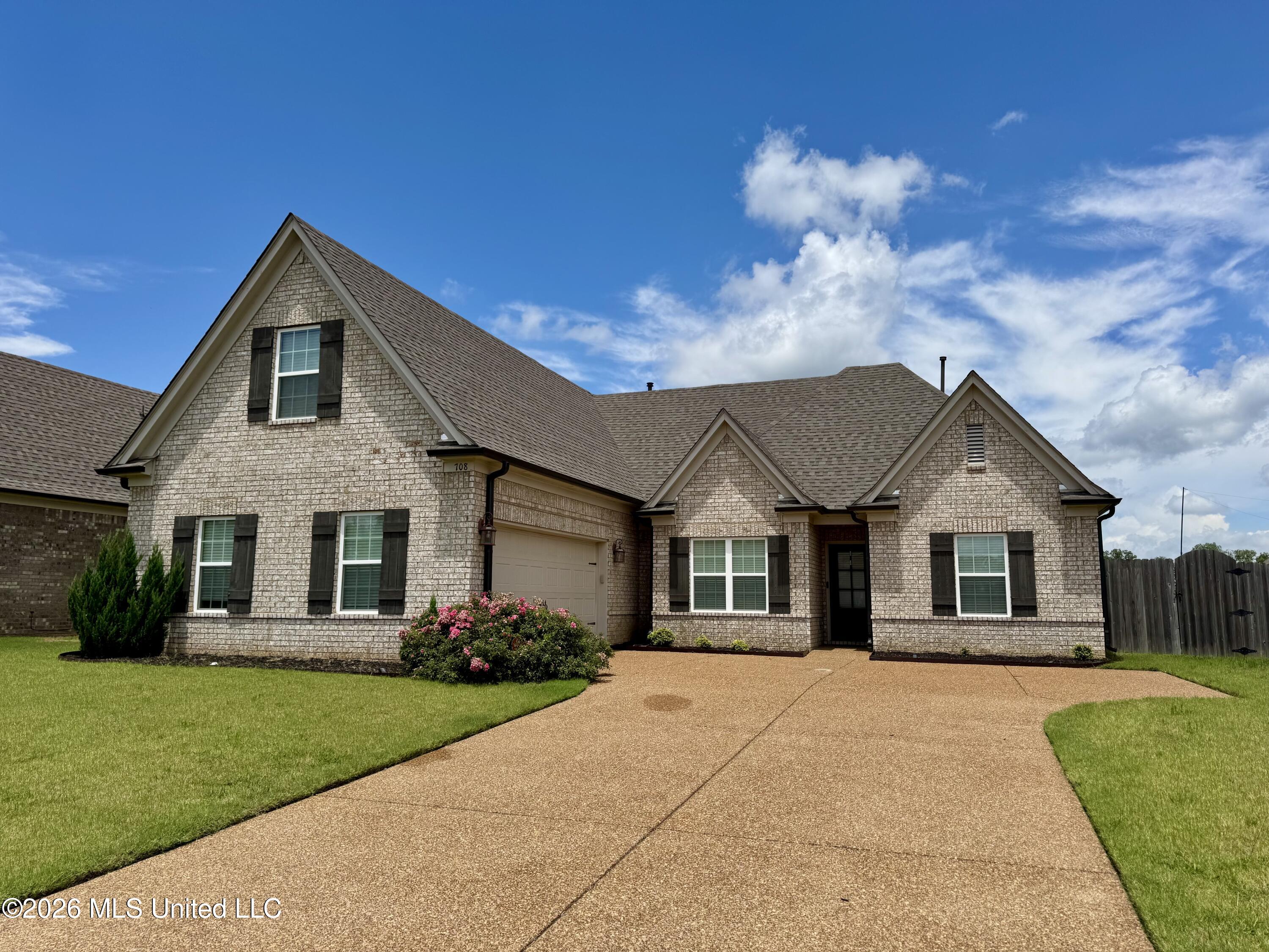 708 Holiday Cove Hernando, MS 38632 - Photo 3 of 37 IMG_8901