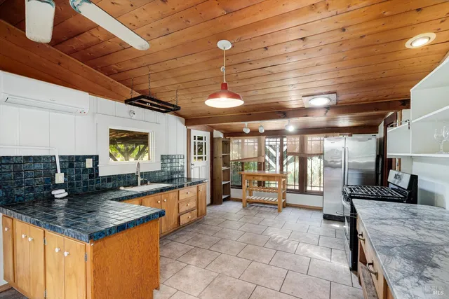 $649,000 | 298 East Agua Caliente Road, Sonoma, CA 95476