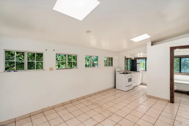 $649,000 | 298 East Agua Caliente Road, Sonoma, CA 95476