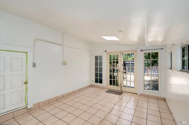 $649,000 | 298 East Agua Caliente Road, Sonoma, CA 95476