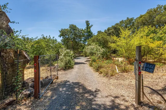 $649,000 | 298 East Agua Caliente Road, Sonoma, CA 95476