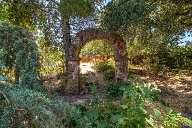 $649,000 | 298 East Agua Caliente Road, Sonoma, CA 95476