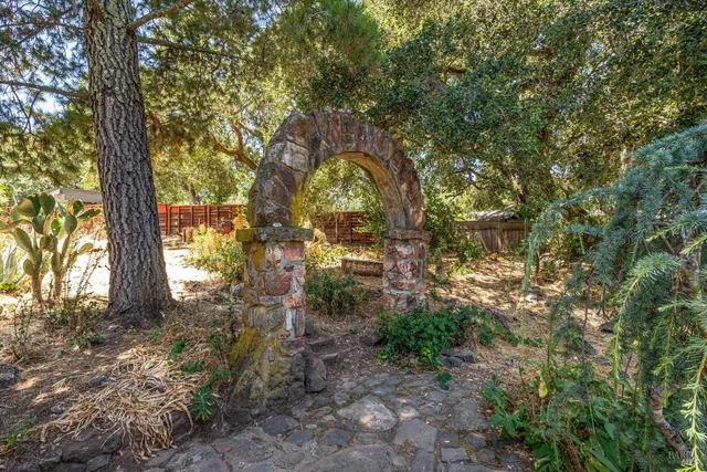 $649,000 | 298 East Agua Caliente Road, Sonoma, CA 95476