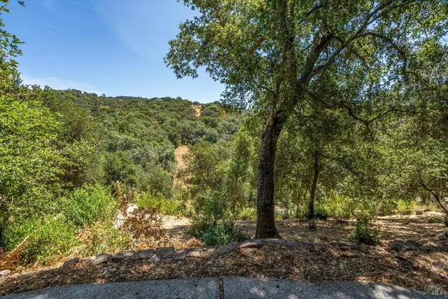 $649,000 | 298 East Agua Caliente Road, Sonoma, CA 95476