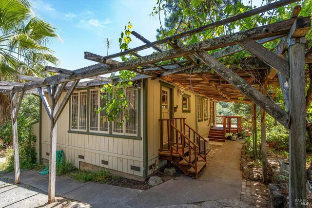 $649,000 | 298 East Agua Caliente Road, Sonoma, CA 95476