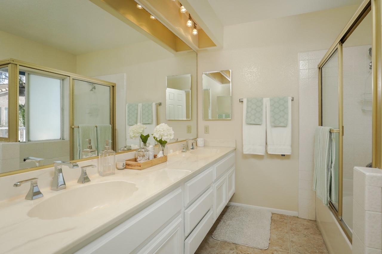 466 Summer View Circle Encinitas, CA 92024 - Photo 12 of 25