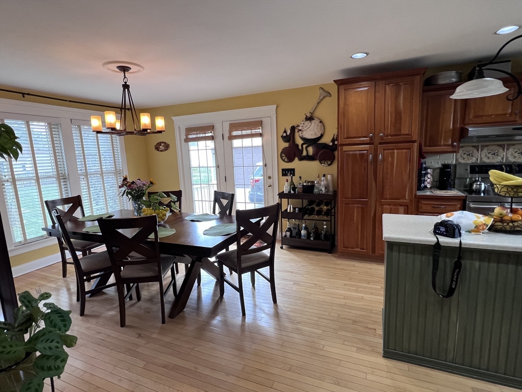 158 Wollaston Street Springfield, MA 01119 - Photo 8 of 33 Gallery Image 8