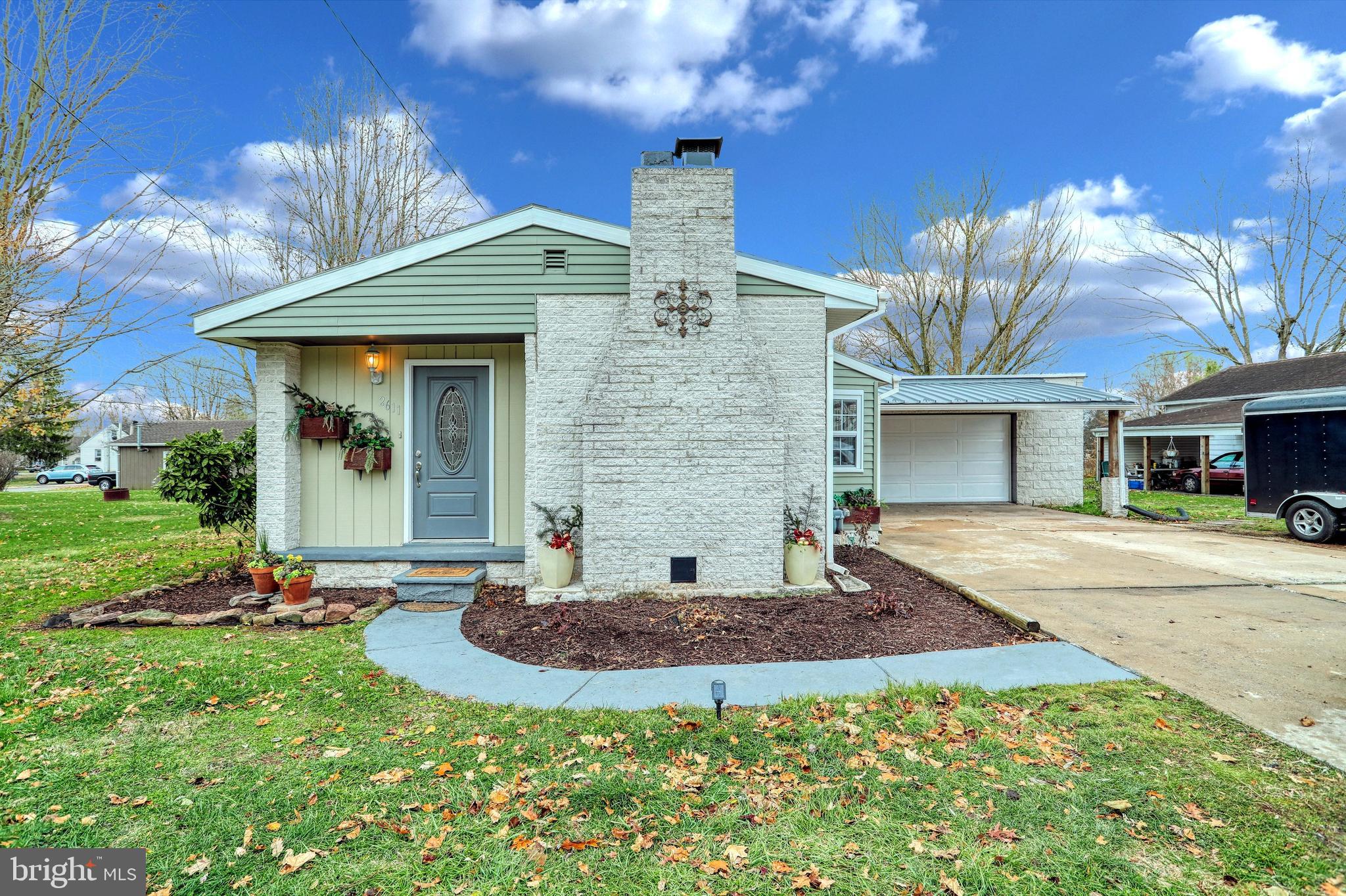 2611 Oakland Road Dover, PA 17315 - Photo 2 of 32 Gallery Image 2